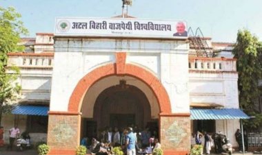 कुलपति की कुर्सी और तीसरी पारी की चाह! बिलासपुर विवि चयन प्रक्रिया के पैनल में उम्र 66 पार.. नाम से बढ़ी सरगर्मी...!